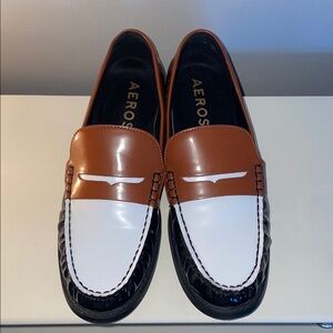 Aerosoles Three Tone Black, White & Brown Leather Loafers. Sienna.  Size 9